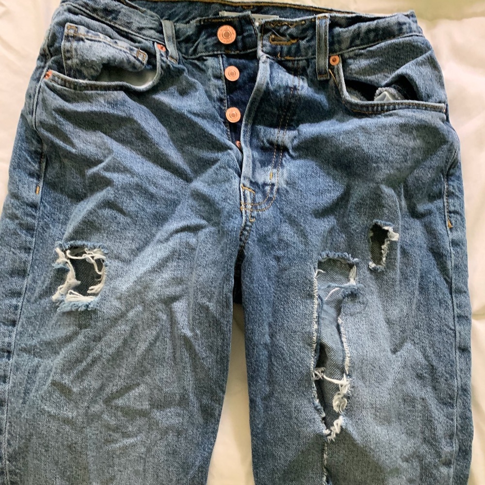 FOREVER 21 HIGH WAISTED STRAIGHT LEG JEANS